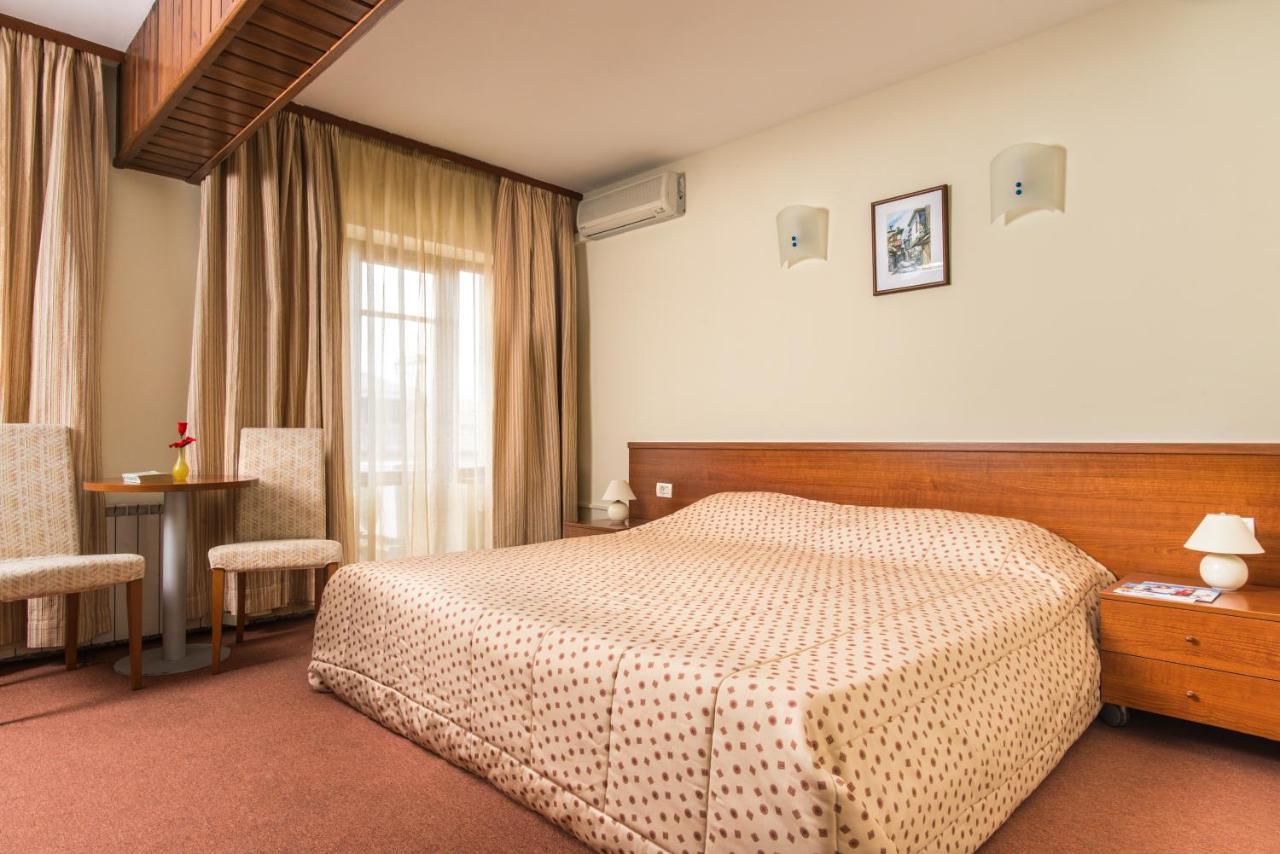 Hotel Pirin Bansko Bagian luar foto