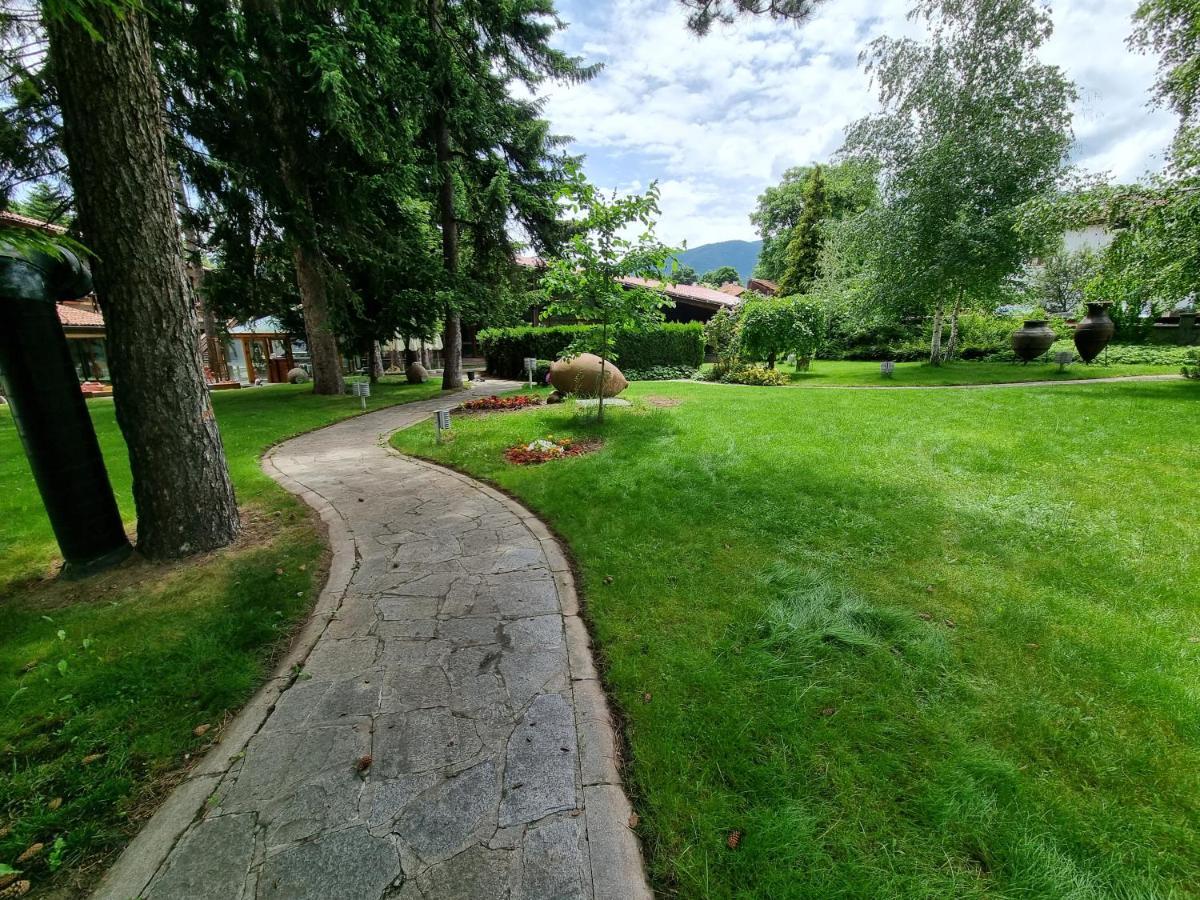 Hotel Pirin Bansko Bagian luar foto