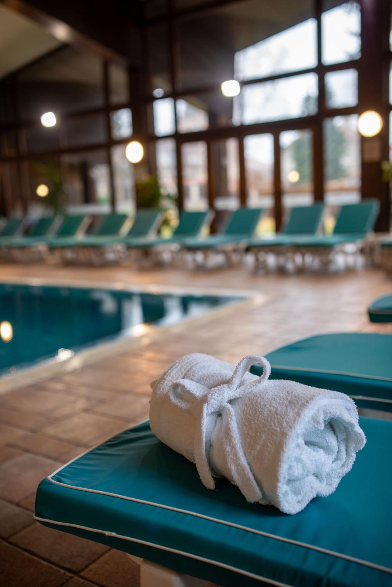 Hotel Pirin Bansko Bagian luar foto